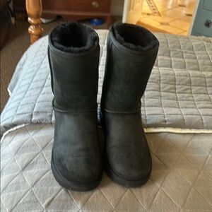 UGG Classic Short Winter Boots in Black